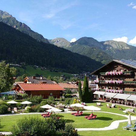 Familien- & Vitalhotel Auenhof ฟูลป์เมส ภายนอก รูปภาพ