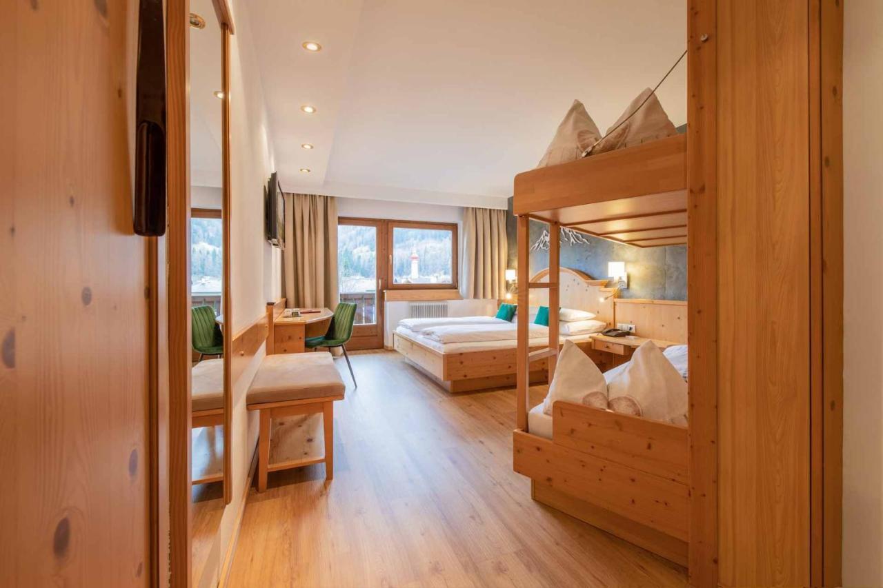 Familien- & Vitalhotel Auenhof ฟูลป์เมส ภายนอก รูปภาพ