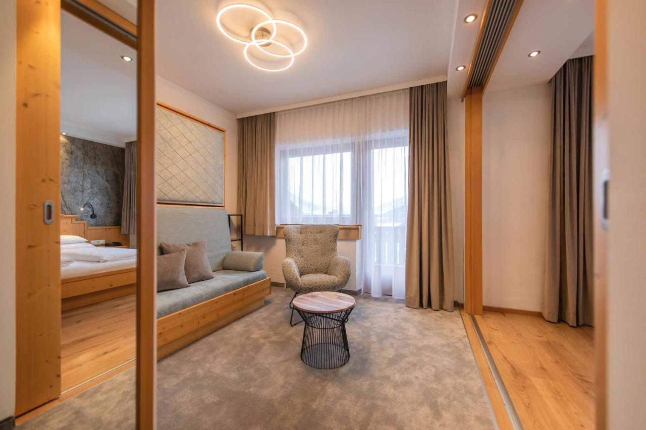 Familien- & Vitalhotel Auenhof ฟูลป์เมส ภายนอก รูปภาพ