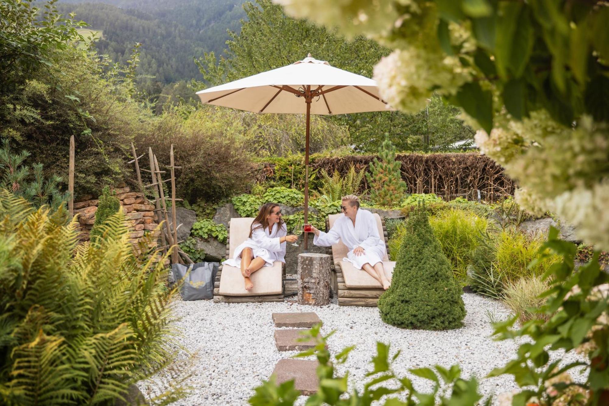 Familien- & Vitalhotel Auenhof ฟูลป์เมส ภายนอก รูปภาพ
