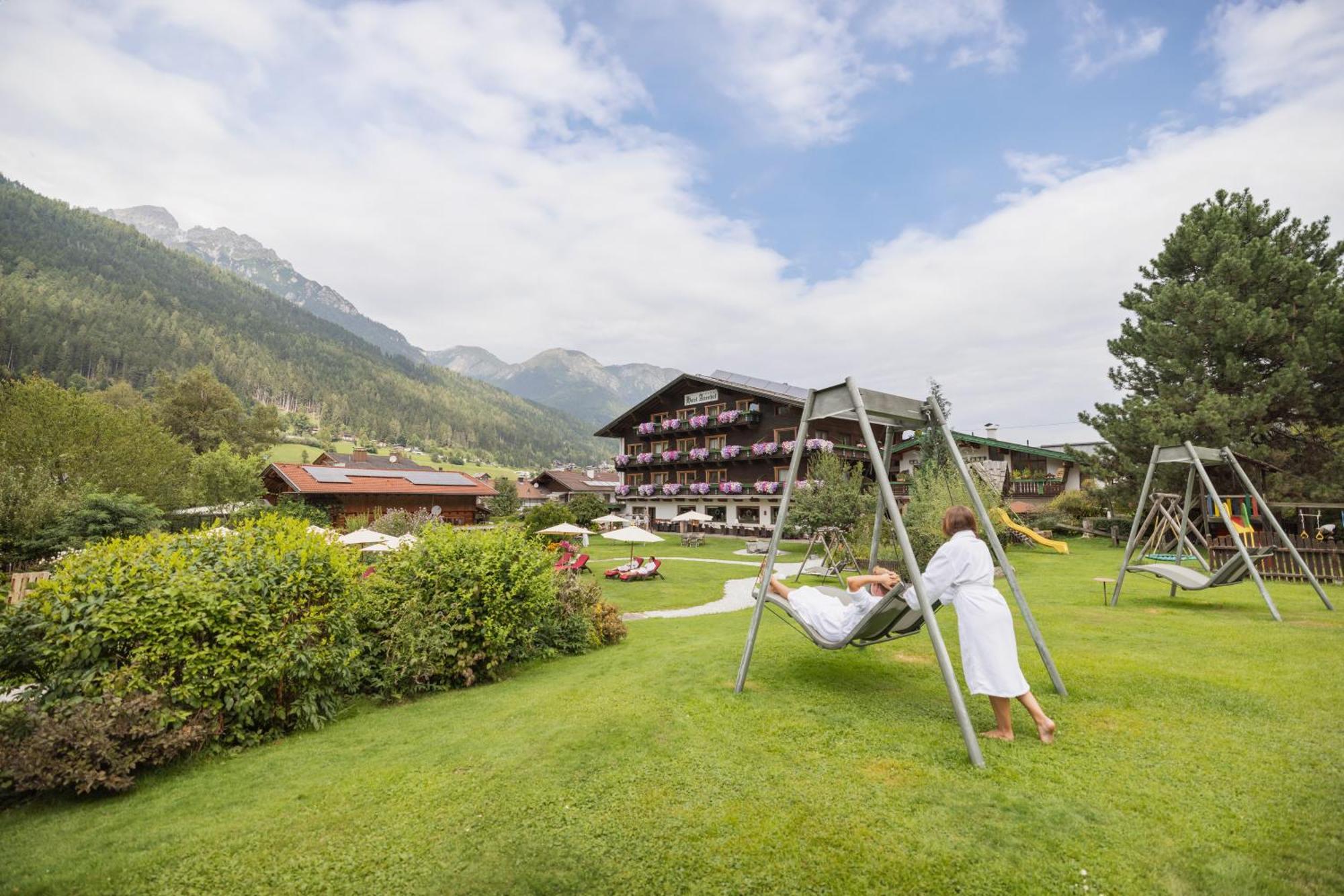 Familien- & Vitalhotel Auenhof ฟูลป์เมส ภายนอก รูปภาพ